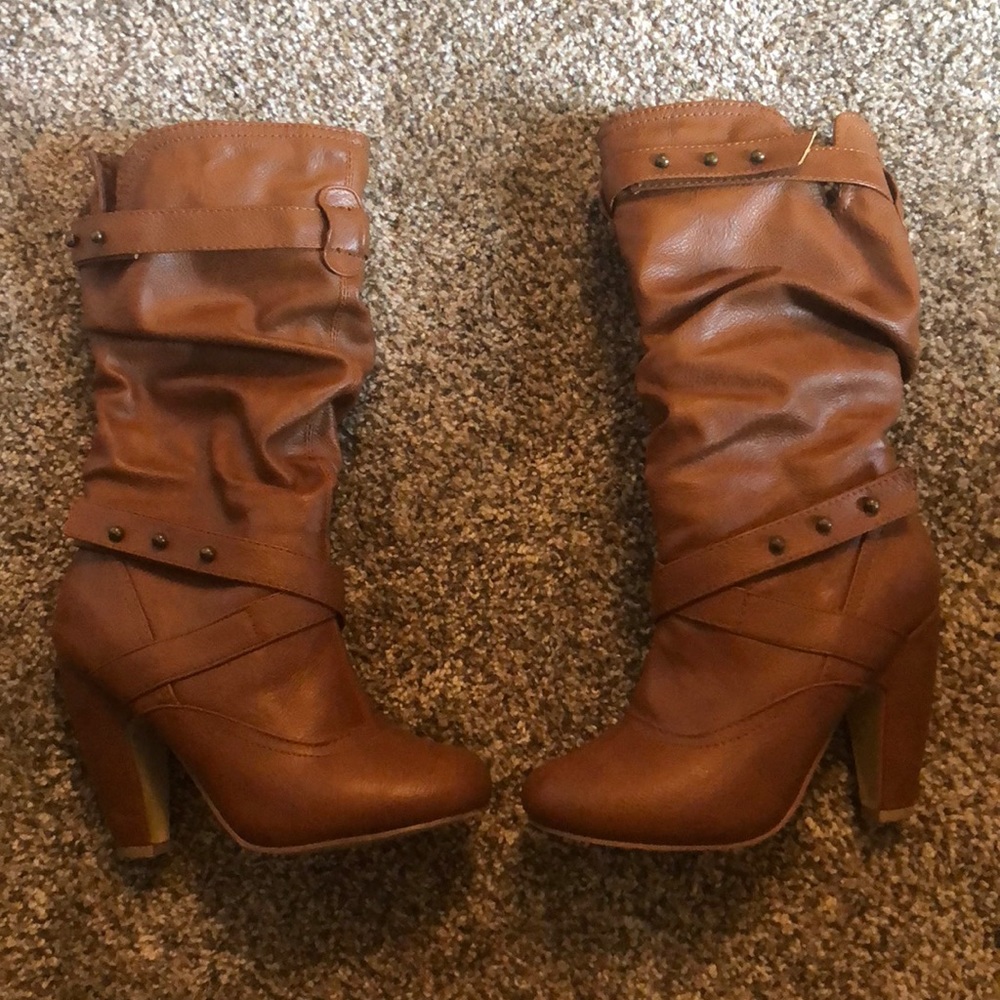 Size 7 Tan beautiful heel boots!